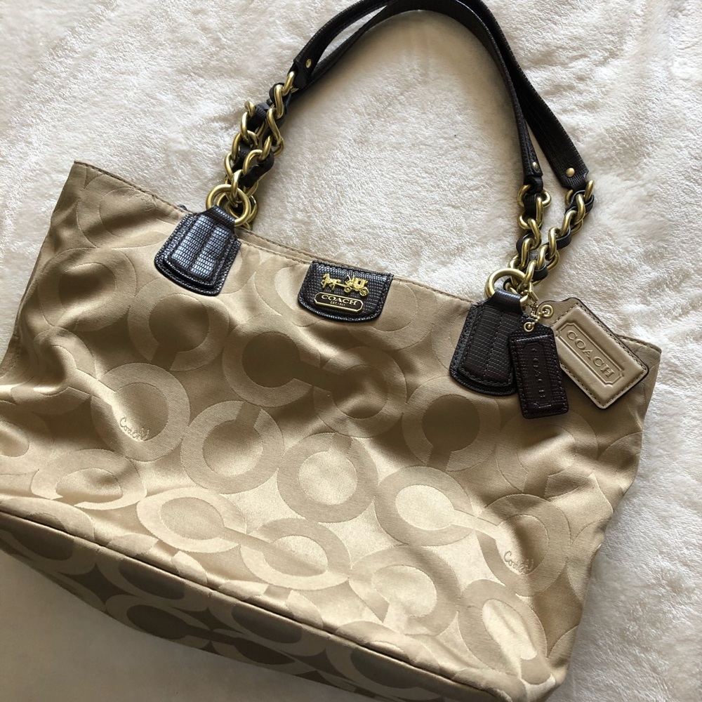 Early 2000’s Coach tote with chain!